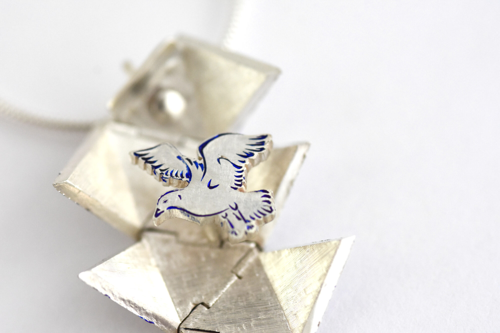 pendentif en argent Origami gravé Sophie Autard
